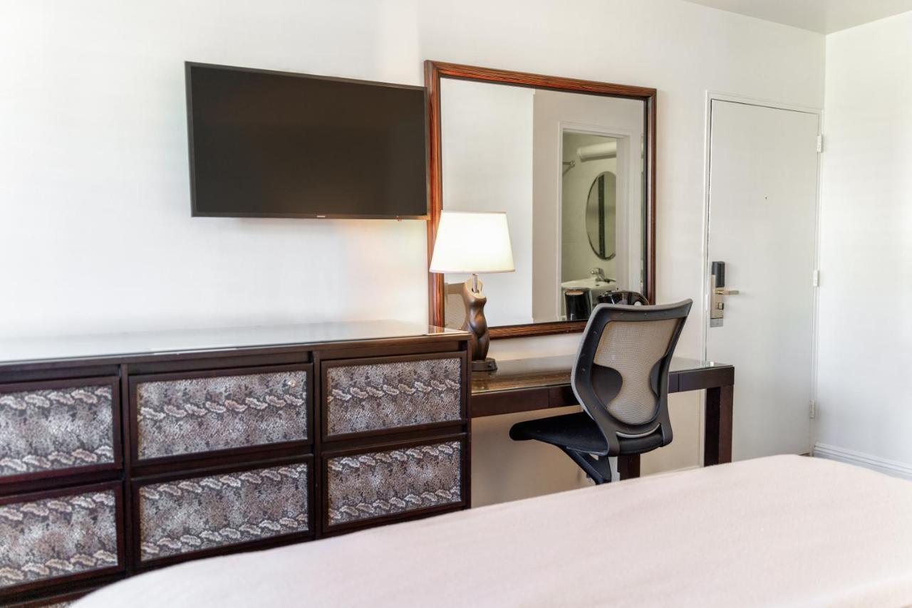 Hollywood Downtowner Motel