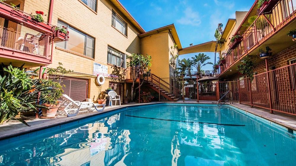 Hollywood Downtowner 2*