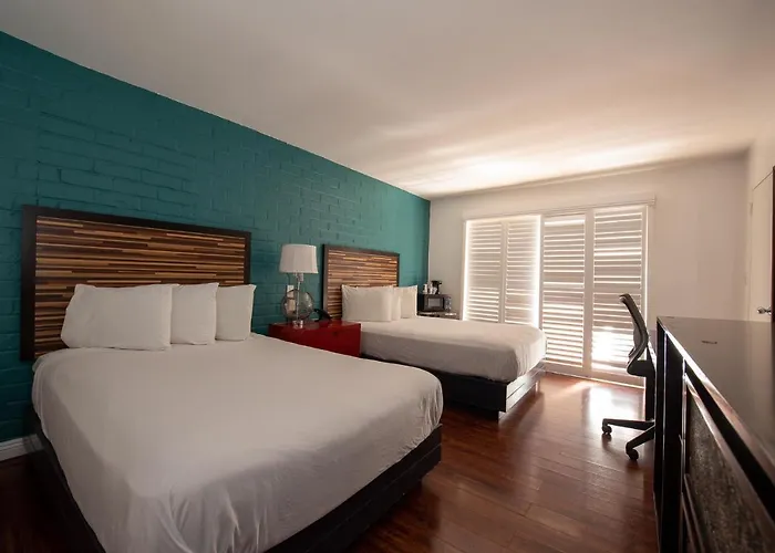 Hollywood Downtowner Inn