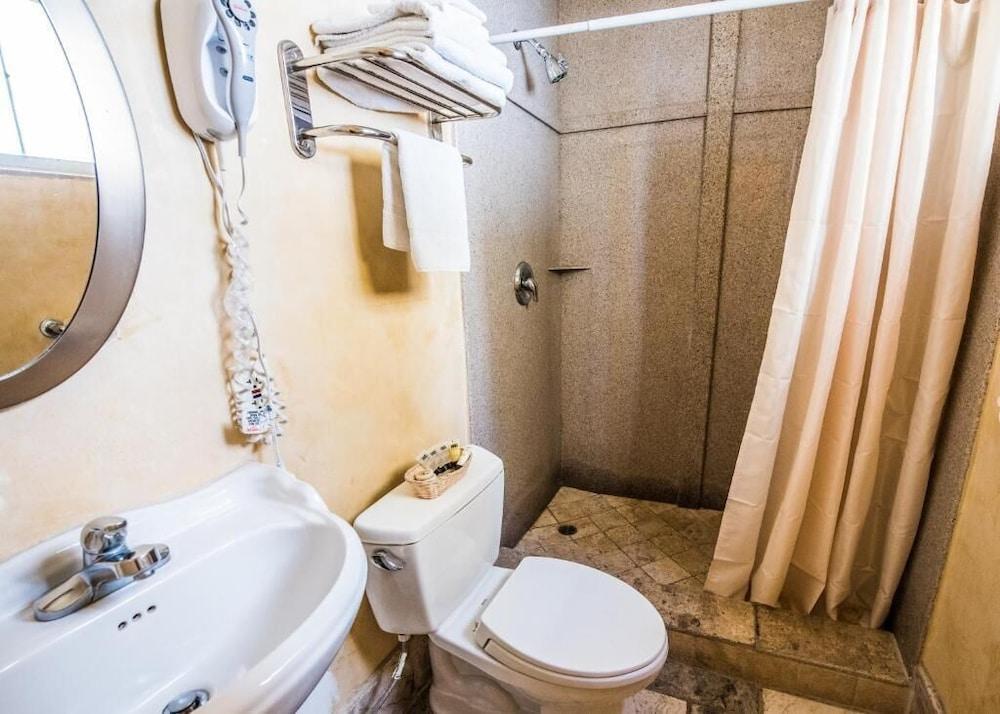 Hollywood Downtowner Motel 2*