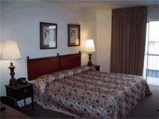 Hollywood Downtowner Motel 2*