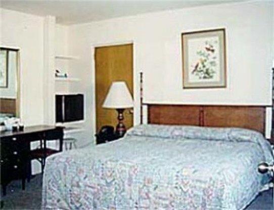 Hollywood Downtowner Motel 2*